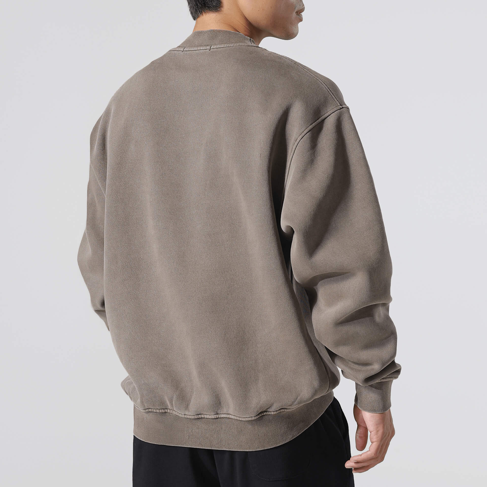 Yumo Soft Sweatshirt - Image 12